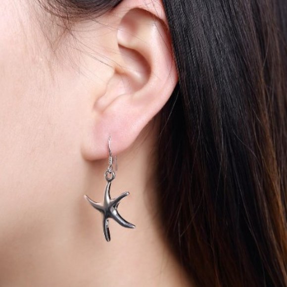Totally Unique Silver Dangle Starfish Earrings NWOT - Picture 3 of 3